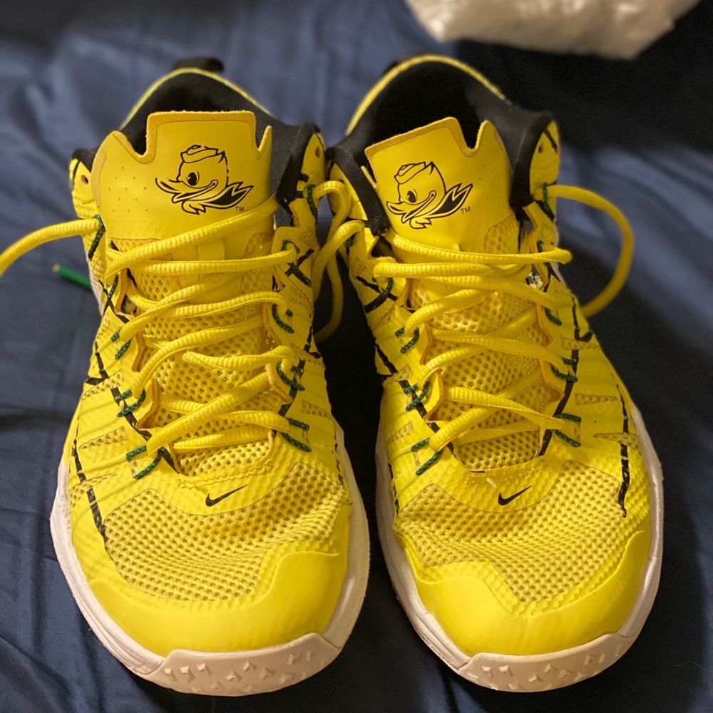 Oregon Ducks Nike shoes (10) men’s